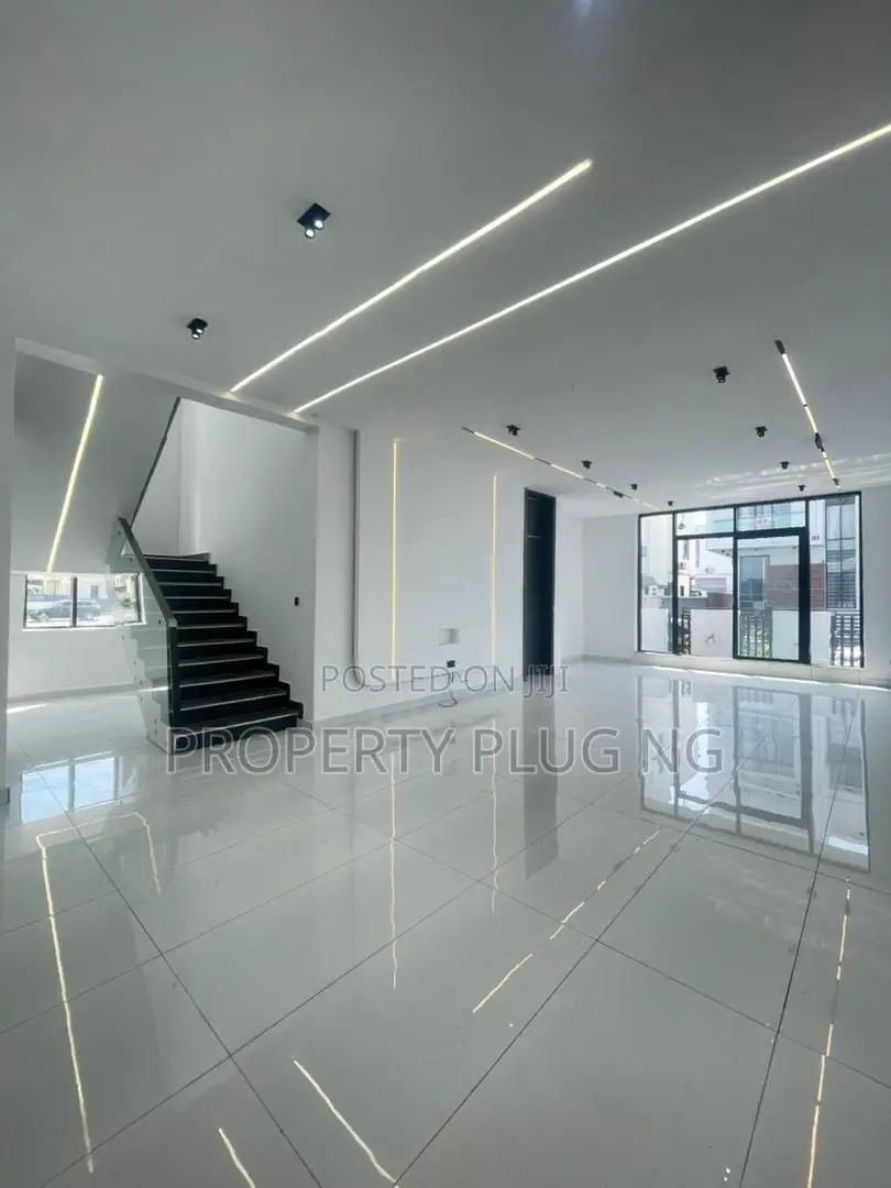 5bdrm Duplex in Chevron Drive for sale in Chevron