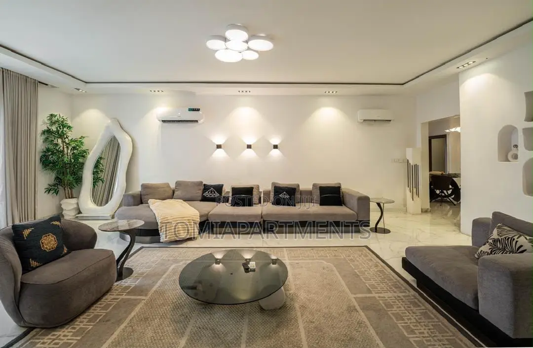 Luxurious 3 Bedroom Apartment With Pool and City View in Lekki Phase 1 in Lekki Phase 1