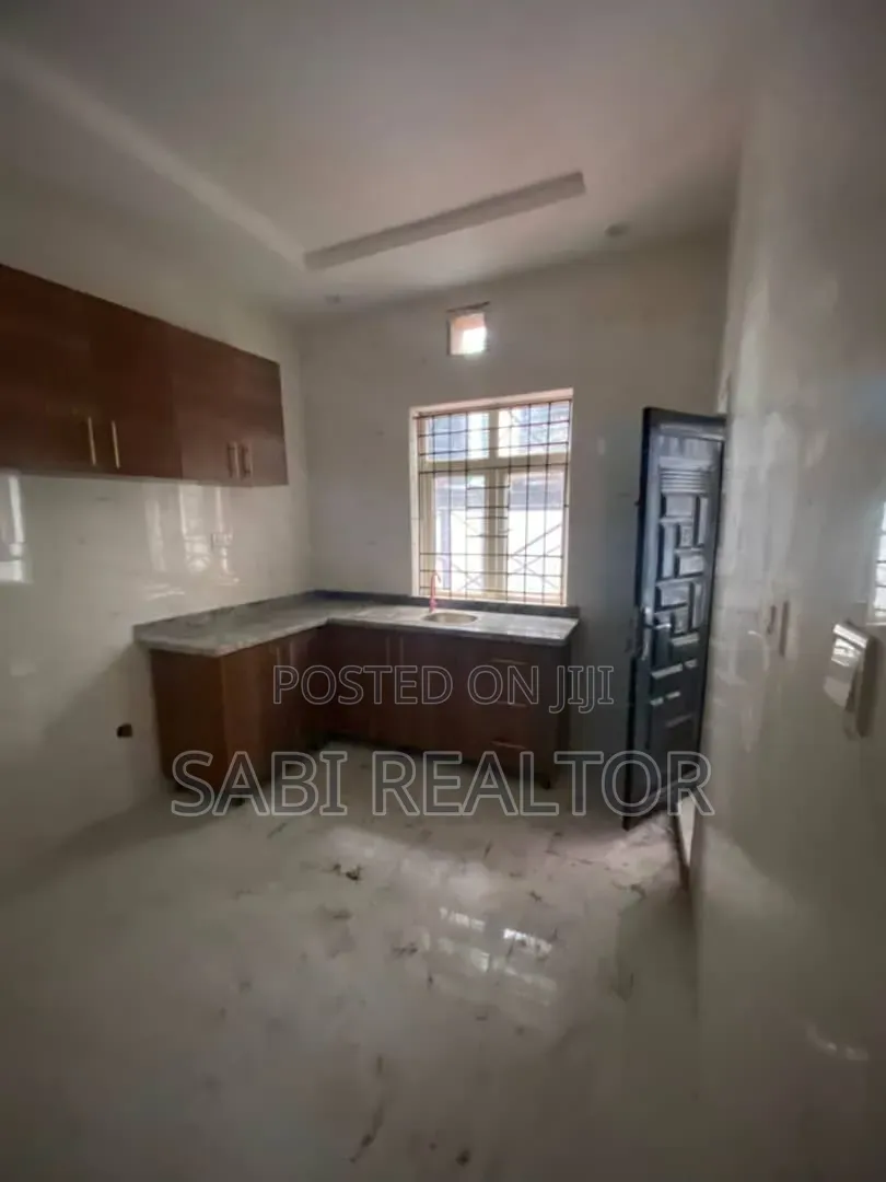 Furnished 3bdrm Block of Flats in Harmony Estate, GRA Phase 1 for rent in GRA Phase 1