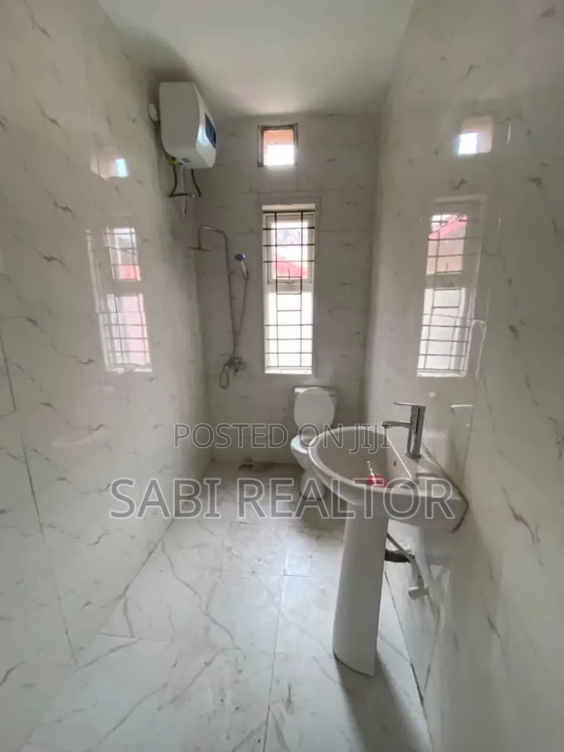 Furnished 3bdrm Block of Flats in Harmony Estate, GRA Phase 1 for rent in GRA Phase 1