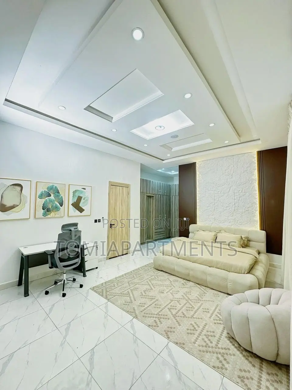 Luxurious 4 Bedroom Self Compound Apartment for Shortlet in Lekki in Lekki Phase 1