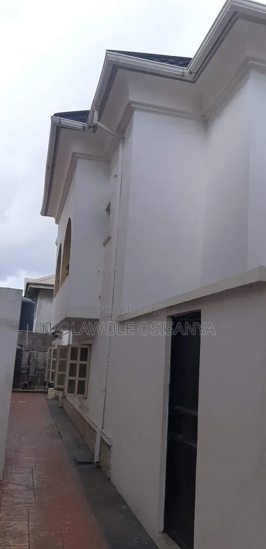 3bdrm Block of Flats in Ago Palace for sale in Ago Palace
