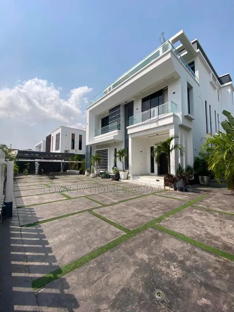 5bdrm House in Osapa london for sale in Osapa london