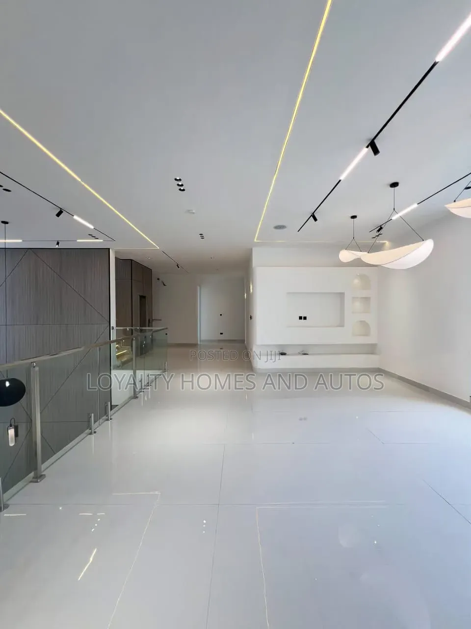 5bdrm House in Osapa london for sale in Osapa london