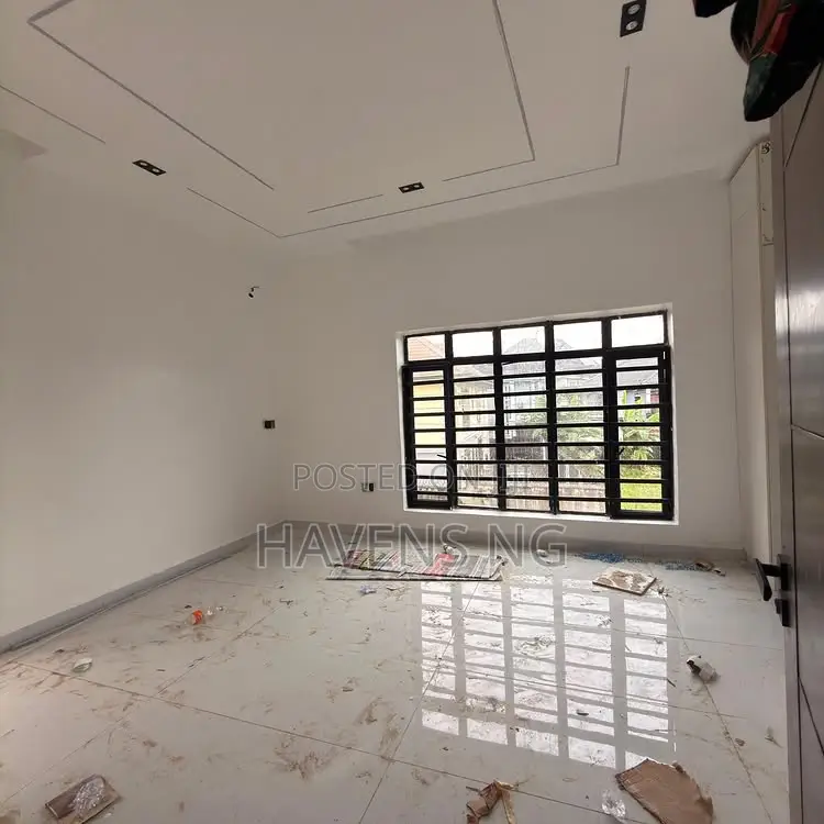 4bdrm Duplex in Woji for sale in Woji