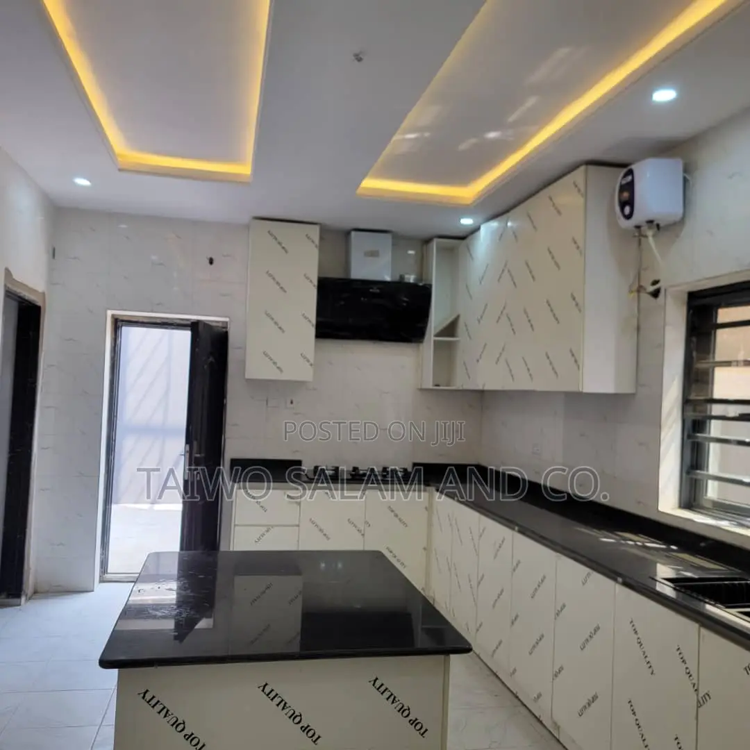 4bdrm Duplex in Akobo for sale in Akobo