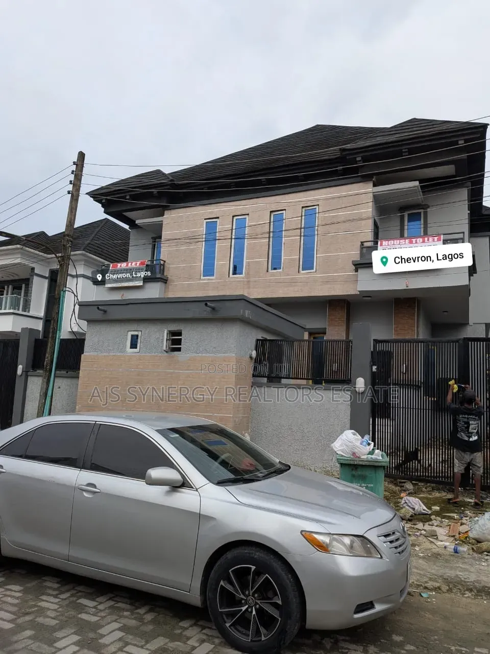 4bdrm Duplex in Chevron for rent in Chevron