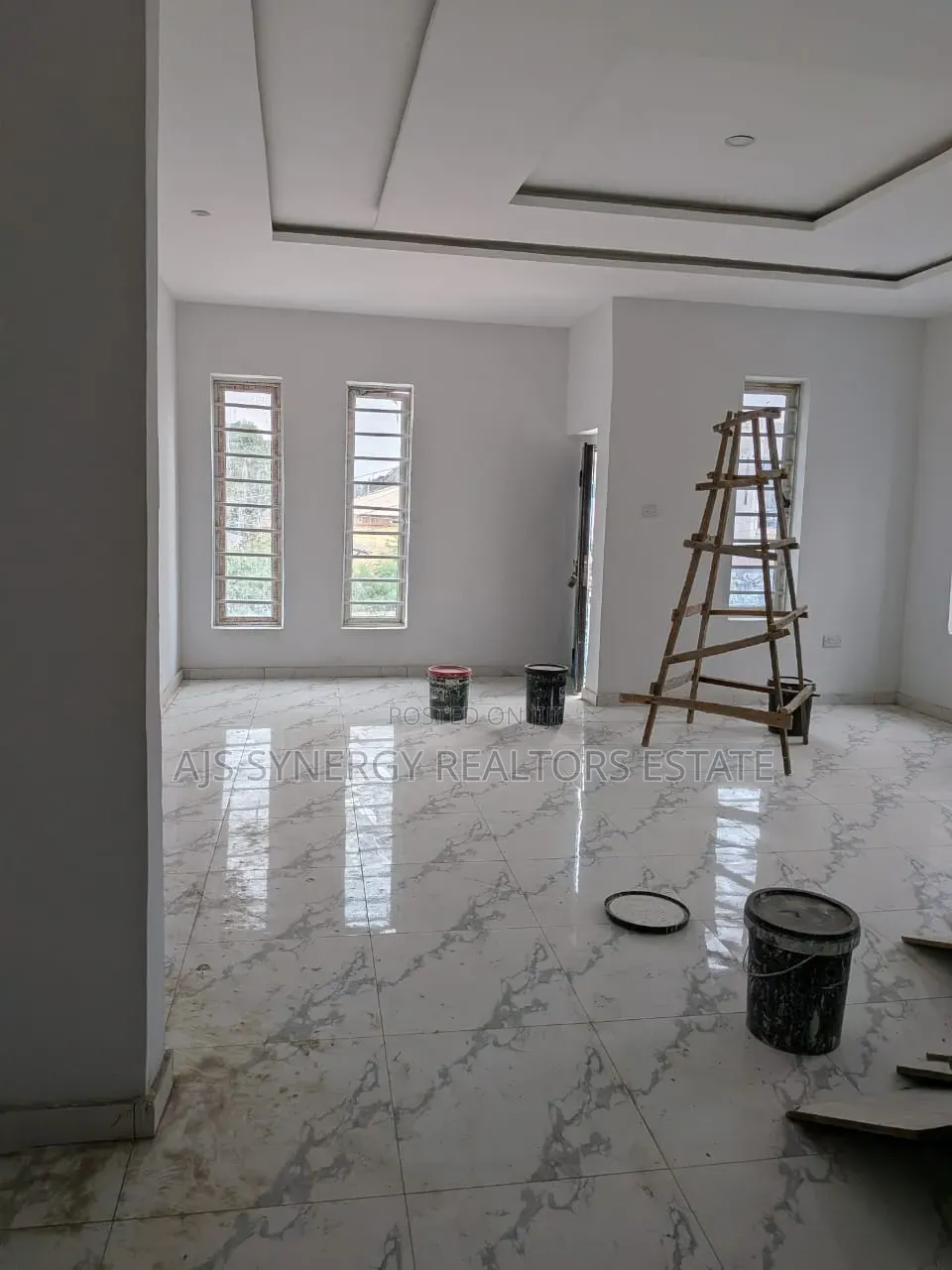 4bdrm Duplex in Chevron for rent in Chevron