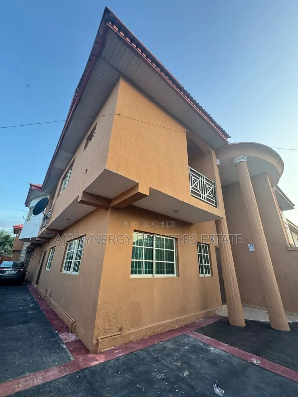 4bdrm Duplex in Chevron for rent in Chevron