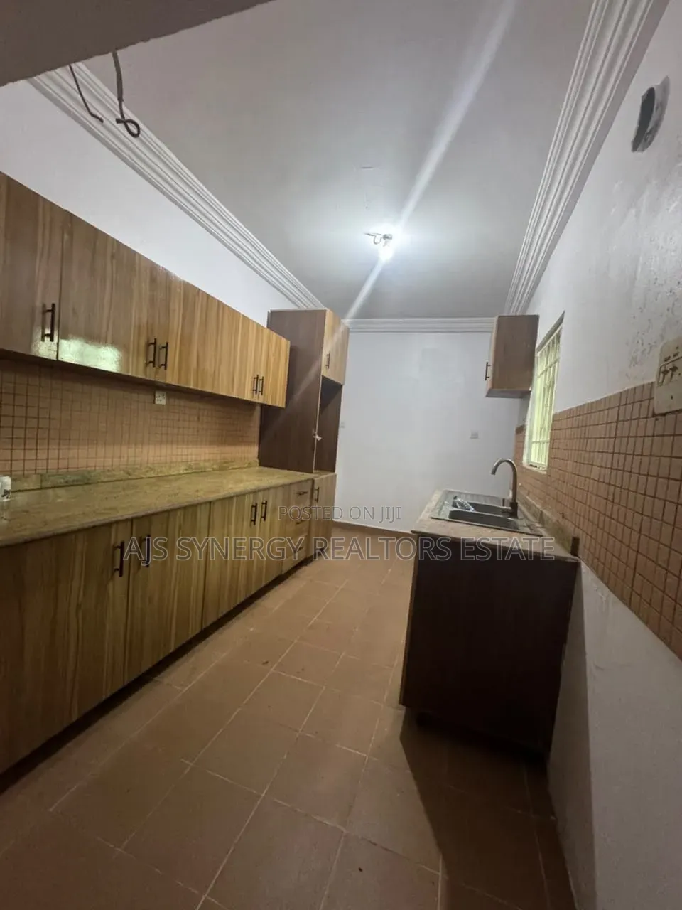 4bdrm Duplex in Chevron for rent in Chevron