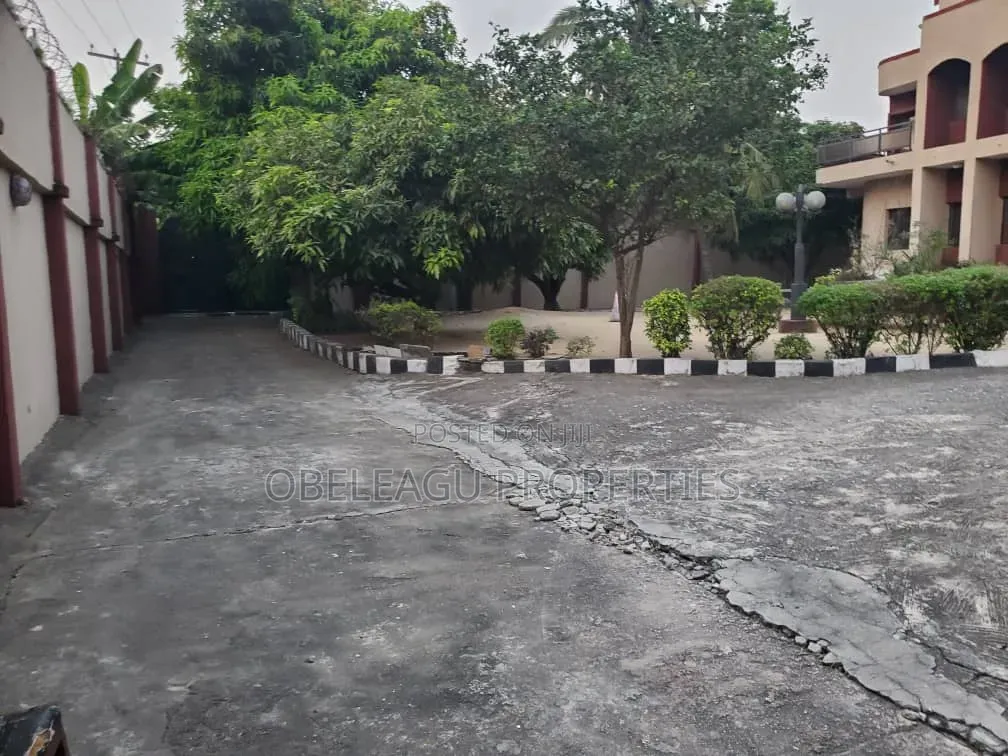 Big Warehouse for Lease in Apple Junction