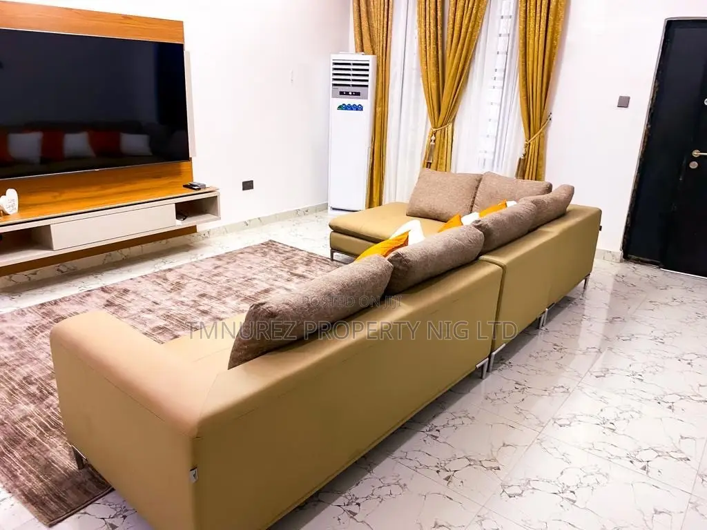 Furnished 4bdrm Duplex in Very Good Estate, Chevron for rent in Chevron