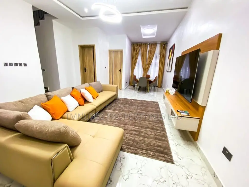 Furnished 4bdrm Duplex in Very Good Estate, Chevron for rent in Chevron