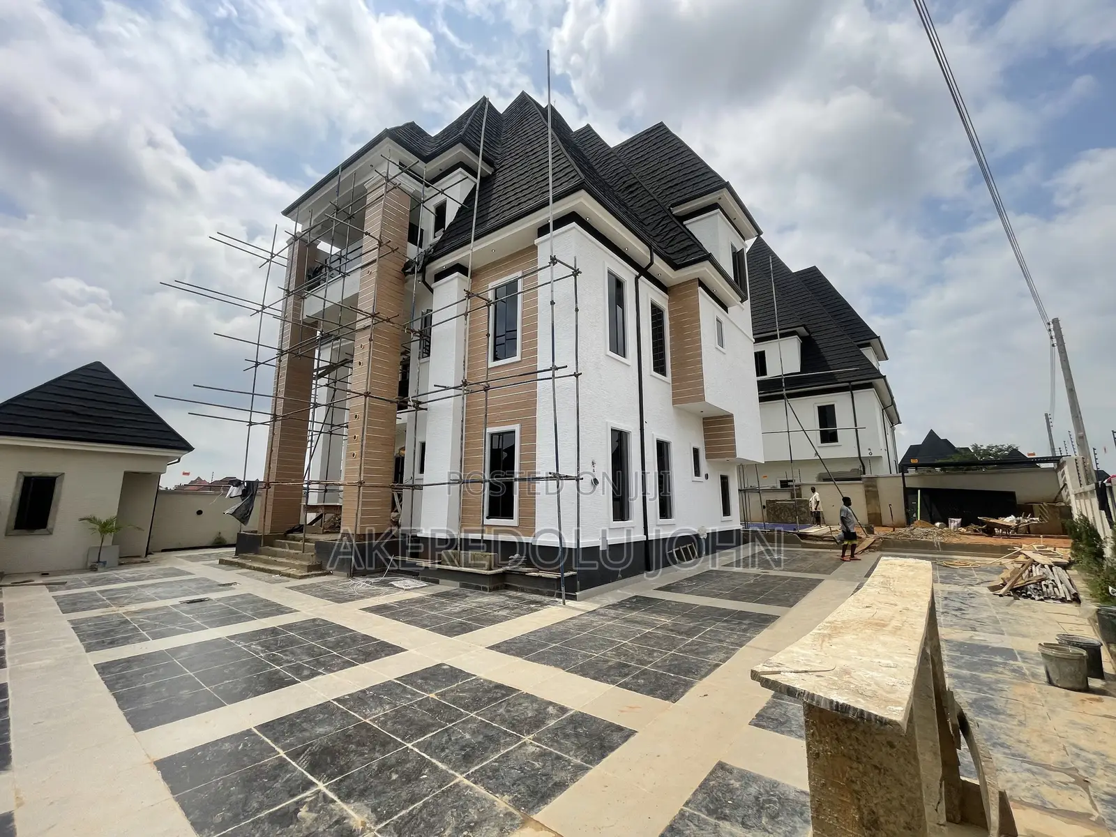 5bdrm Duplex in Dakwo District for sale in Dakwo District