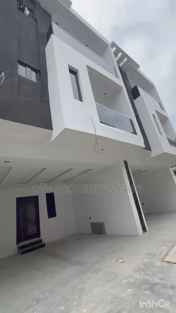 4bdrm Townhouse/Terrace in Ologolo for sale in Ologolo