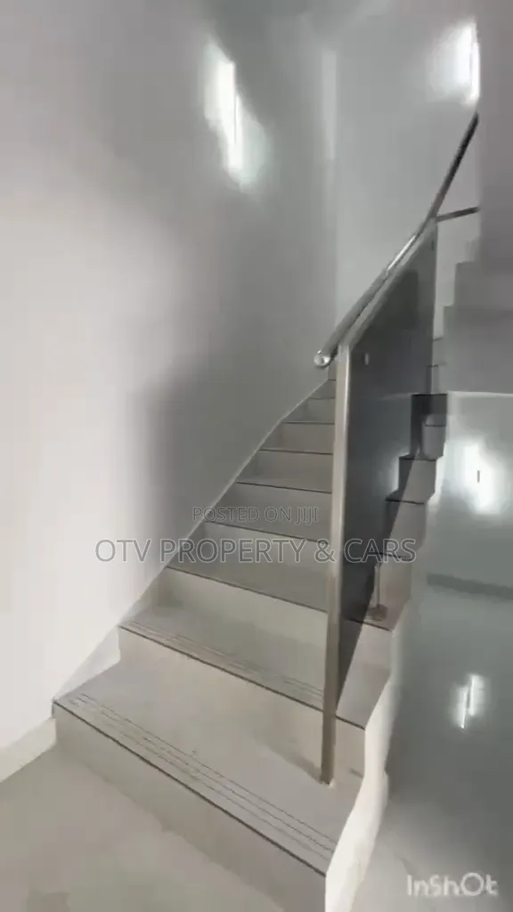 4bdrm Townhouse/Terrace in Ologolo for sale in Ologolo