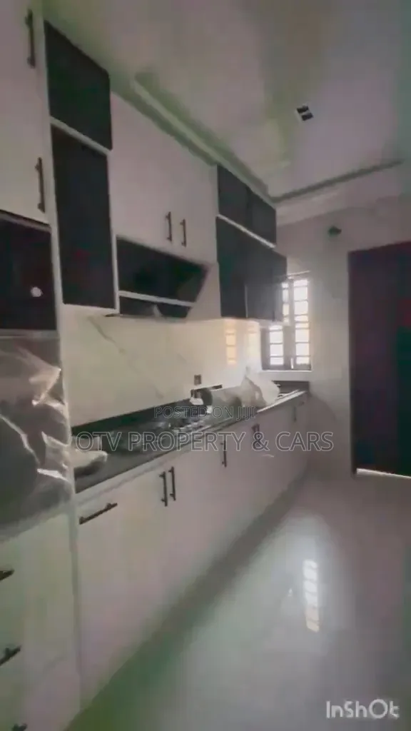 4bdrm Townhouse/Terrace in Ologolo for sale in Ologolo