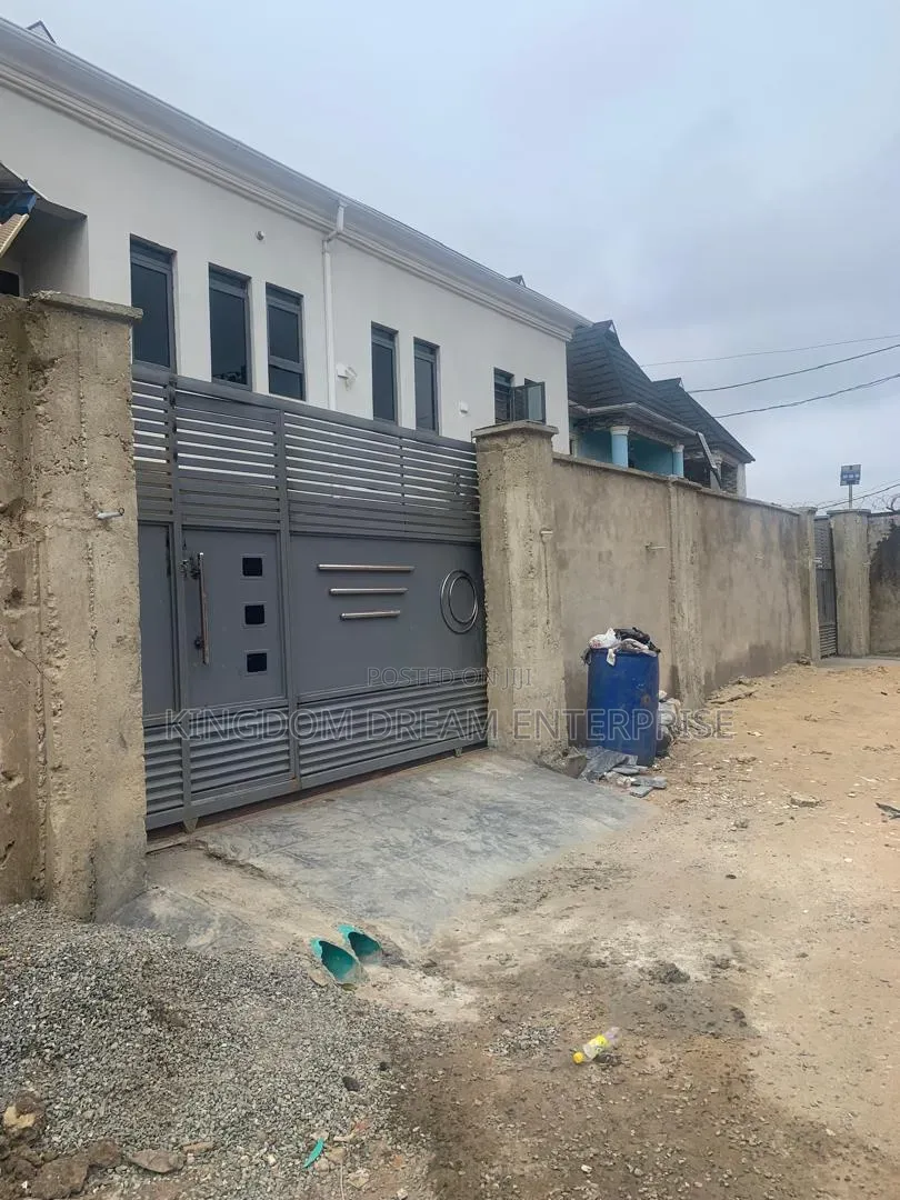 3bdrm Apartment in Beckley Estate for rent in Abule Egba