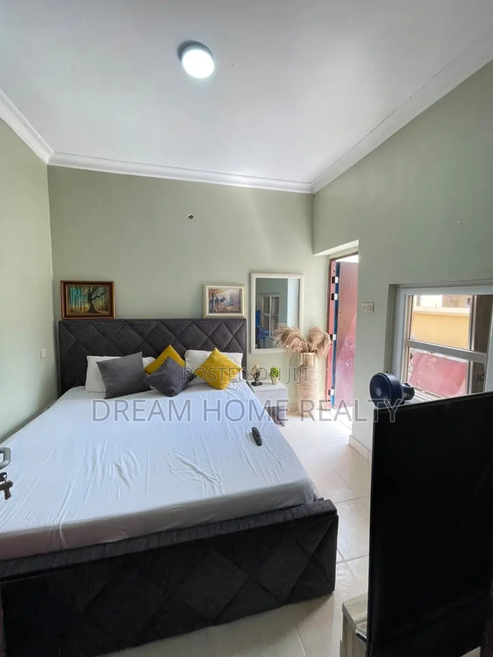 Furnished Single Room With 24hrs Light Internet for Monthly Booking in Chevron