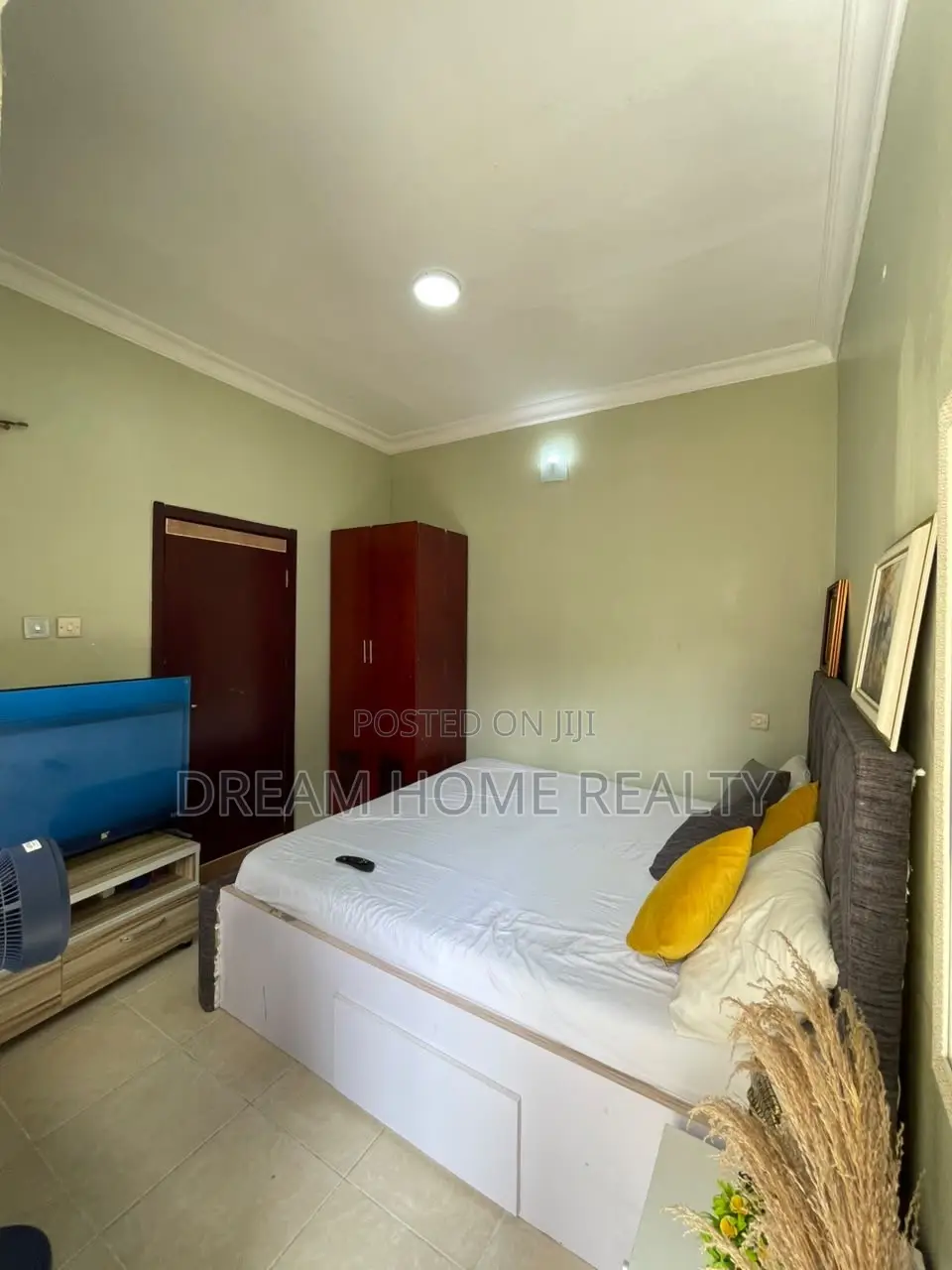 Furnished Single Room With 24hrs Light Internet for Monthly Booking in Chevron