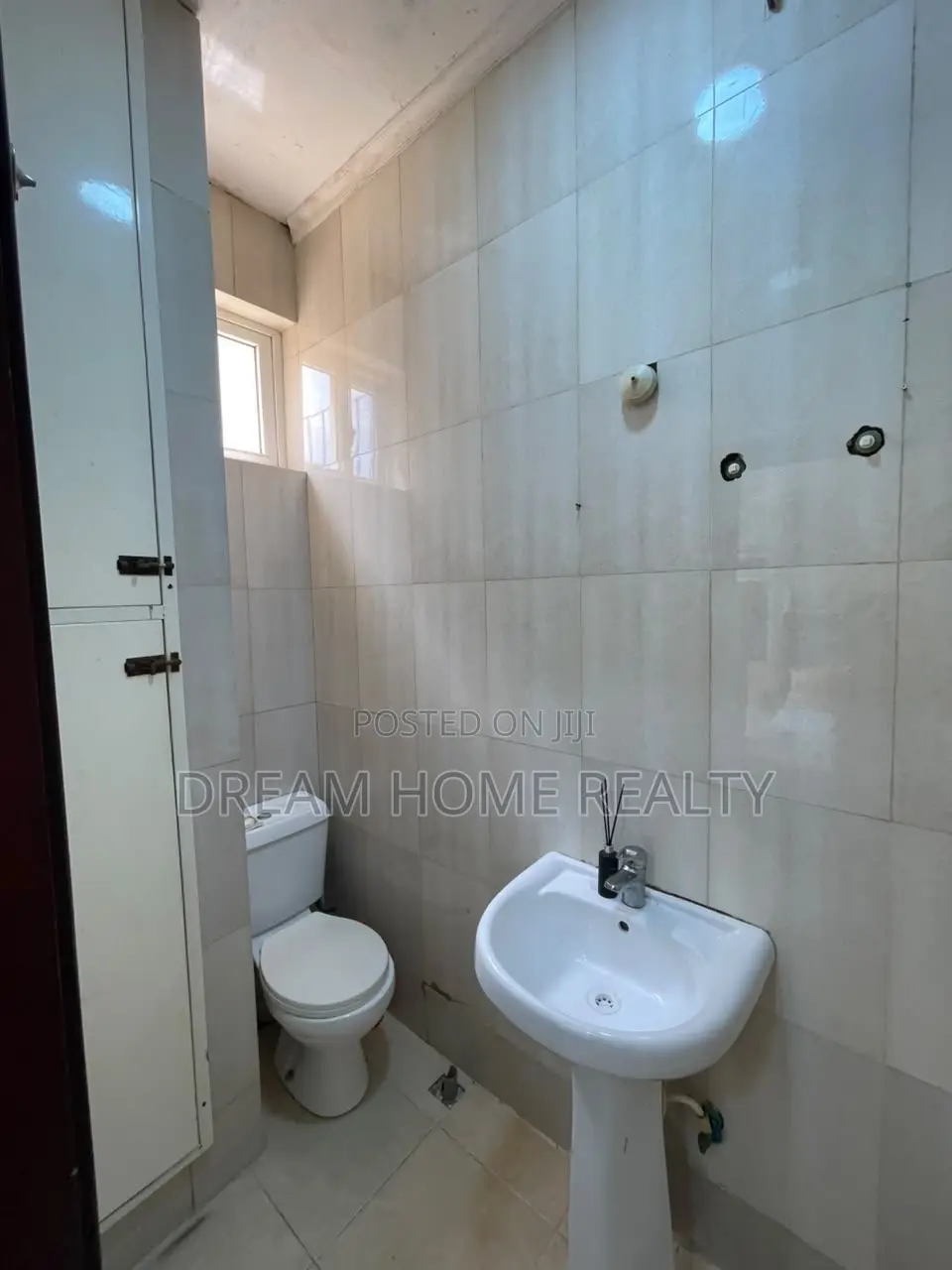 Furnished Single Room With 24hrs Light Internet for Monthly Booking in Chevron