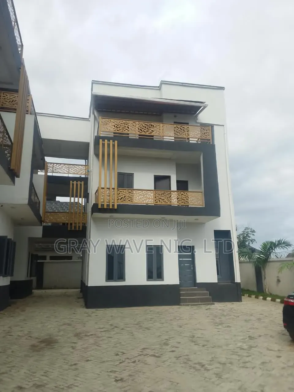 4bdrm Duplex in Sabon Lugbe for sale in Sabon Lugbe