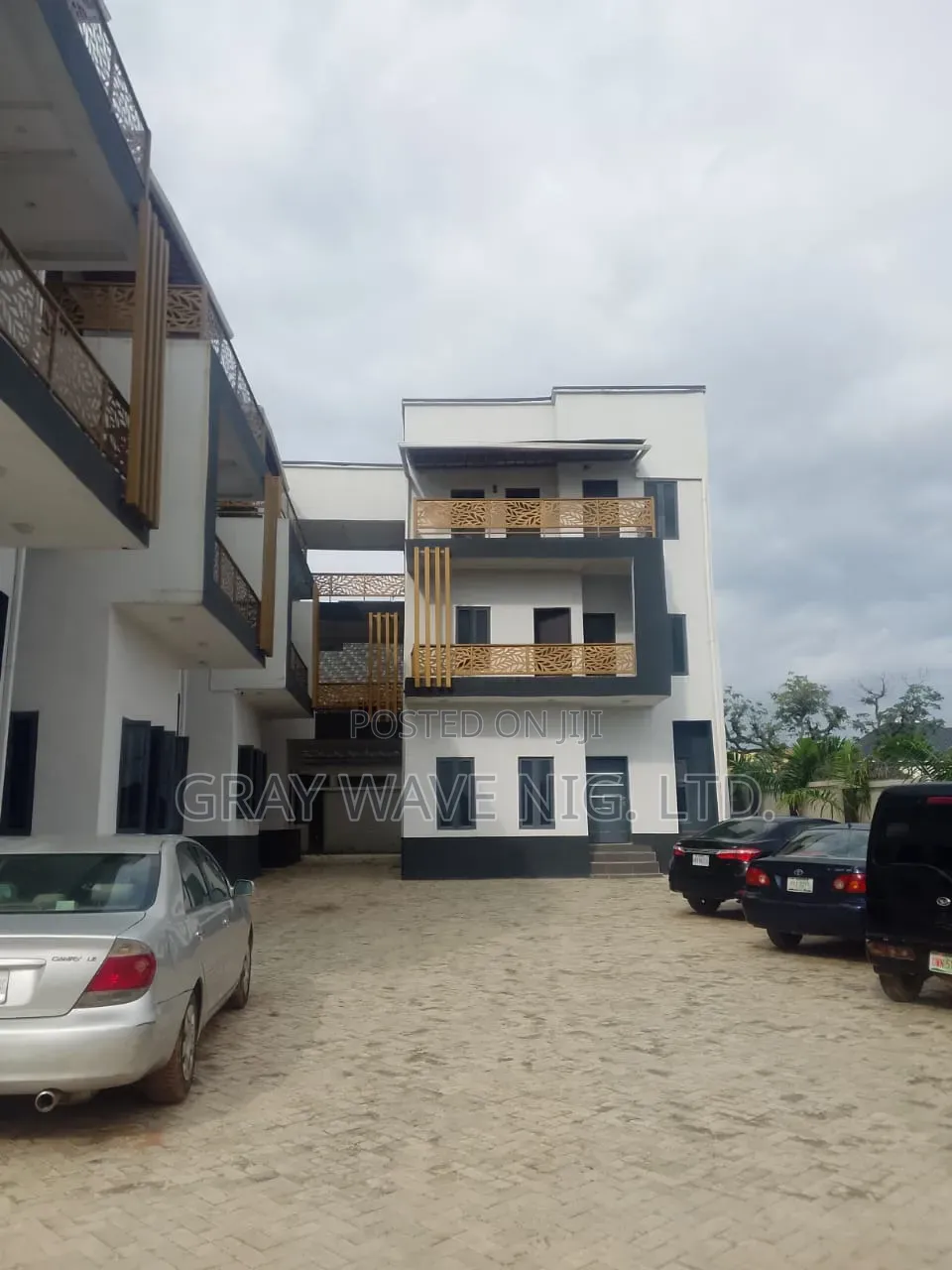 4bdrm Duplex in Sabon Lugbe for sale in Sabon Lugbe