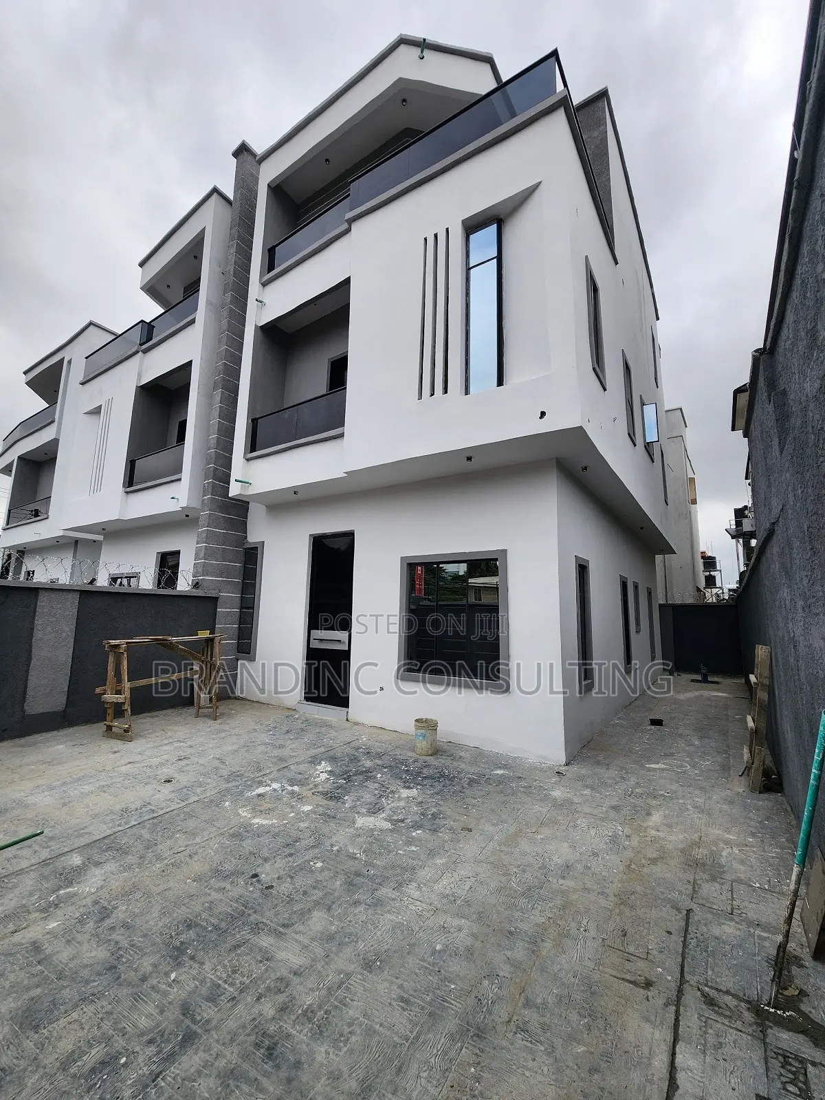 4bdrm Duplex in Lekki Phase 1 for sale in Lekki Phase 1