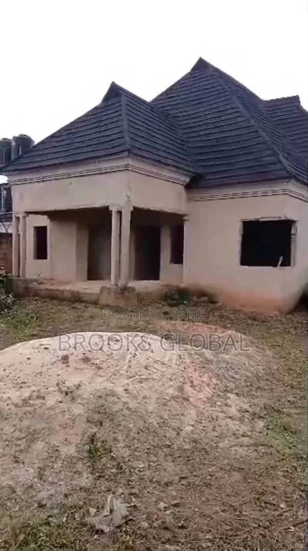 4bdrm Bungalow in Benin City for sale in Benin City