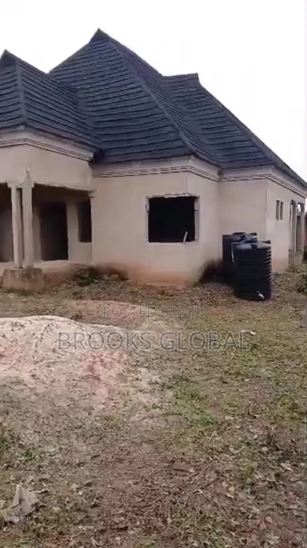 4bdrm Bungalow in Benin City for sale in Benin City
