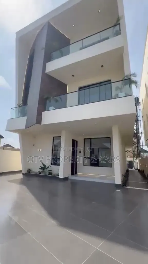 5bdrm Duplex in Lekki Expressway for sale in Lekki Expressway