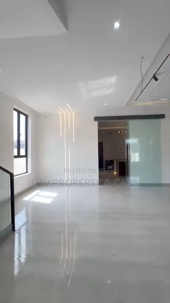 5bdrm Duplex in Lekki Expressway for sale in Lekki Expressway