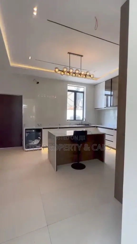 5bdrm Duplex in Lekki Expressway for sale in Lekki Expressway
