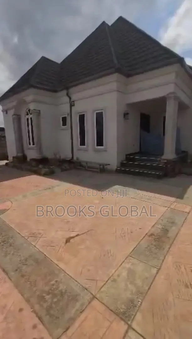 4bdrm Bungalow in Benin City for sale in Benin City