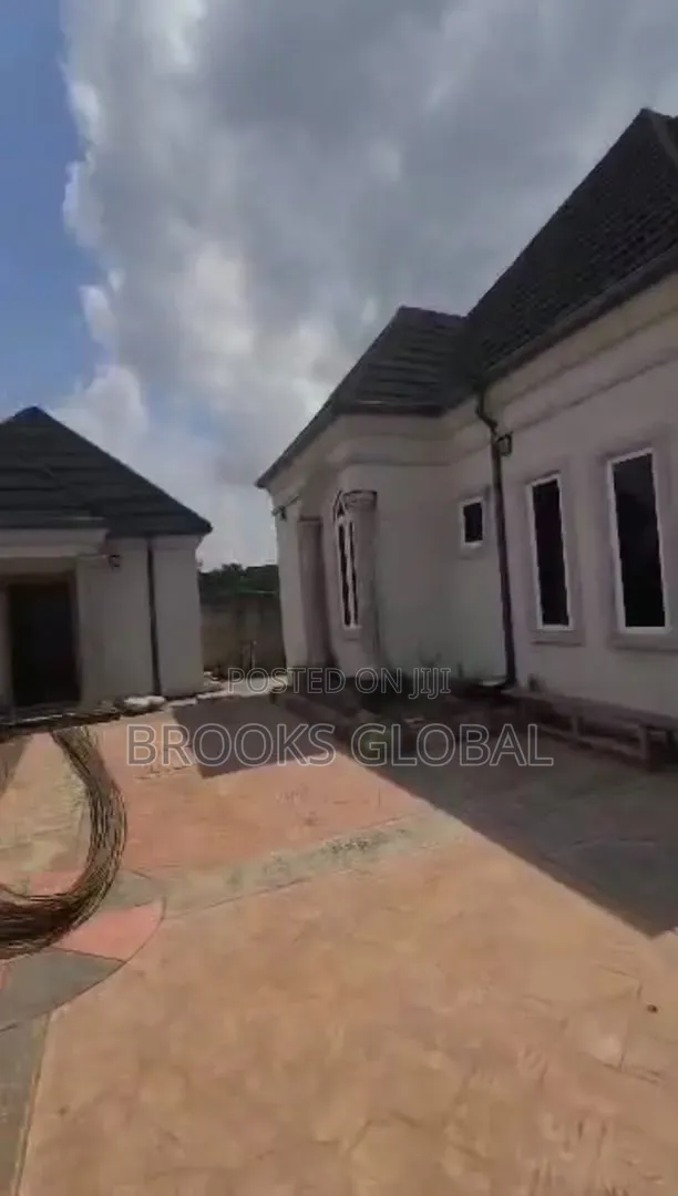 4bdrm Bungalow in Benin City for sale in Benin City