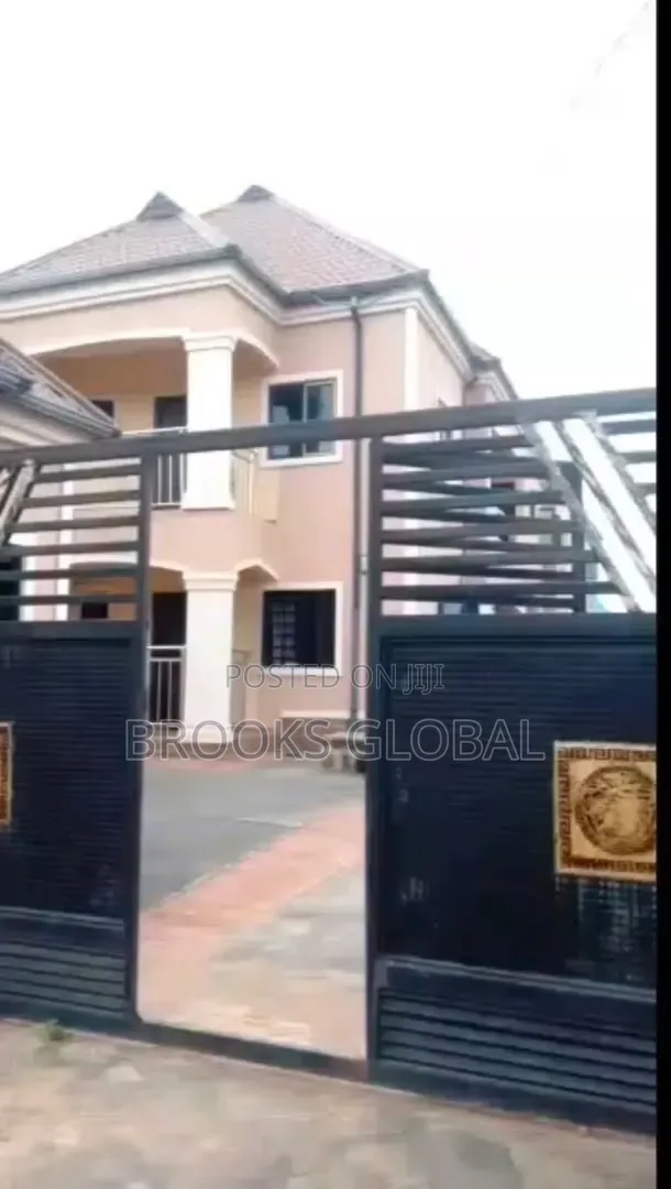 2bdrm Block of Flats in Benin City for sale in Benin City