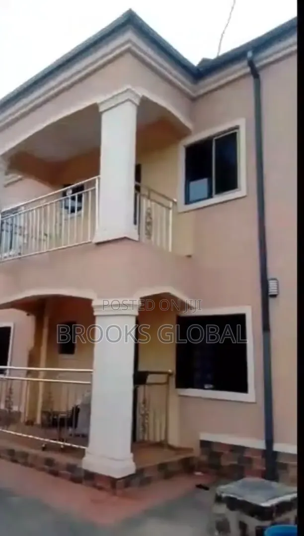 2bdrm Block of Flats in Benin City for sale in Benin City