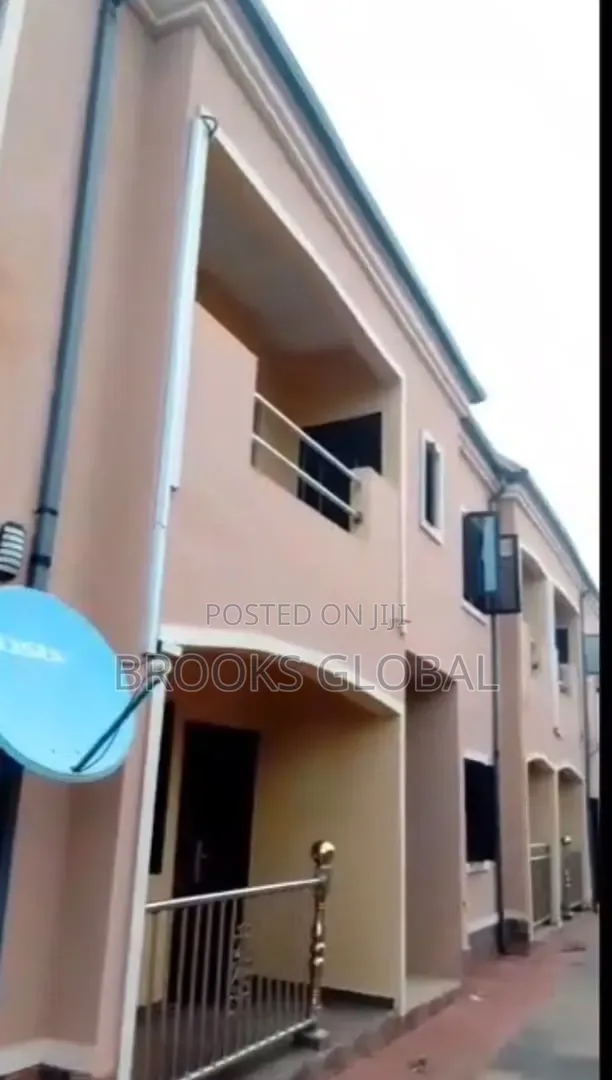 2bdrm Block of Flats in Benin City for sale in Benin City