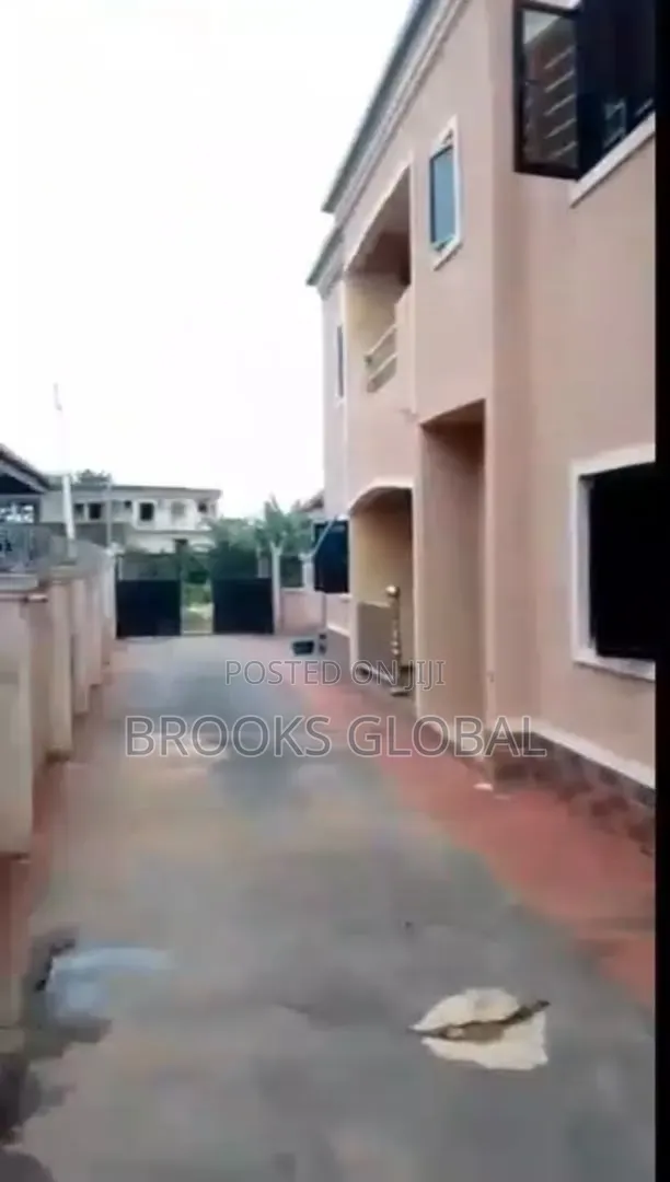 2bdrm Block of Flats in Benin City for sale in Benin City