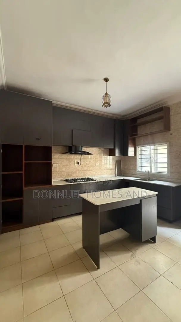 5bdrm Duplex in Ikota for rent in Ikota