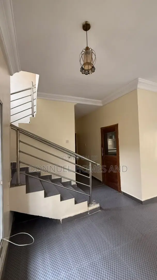 5bdrm Duplex in Ikota for rent in Ikota