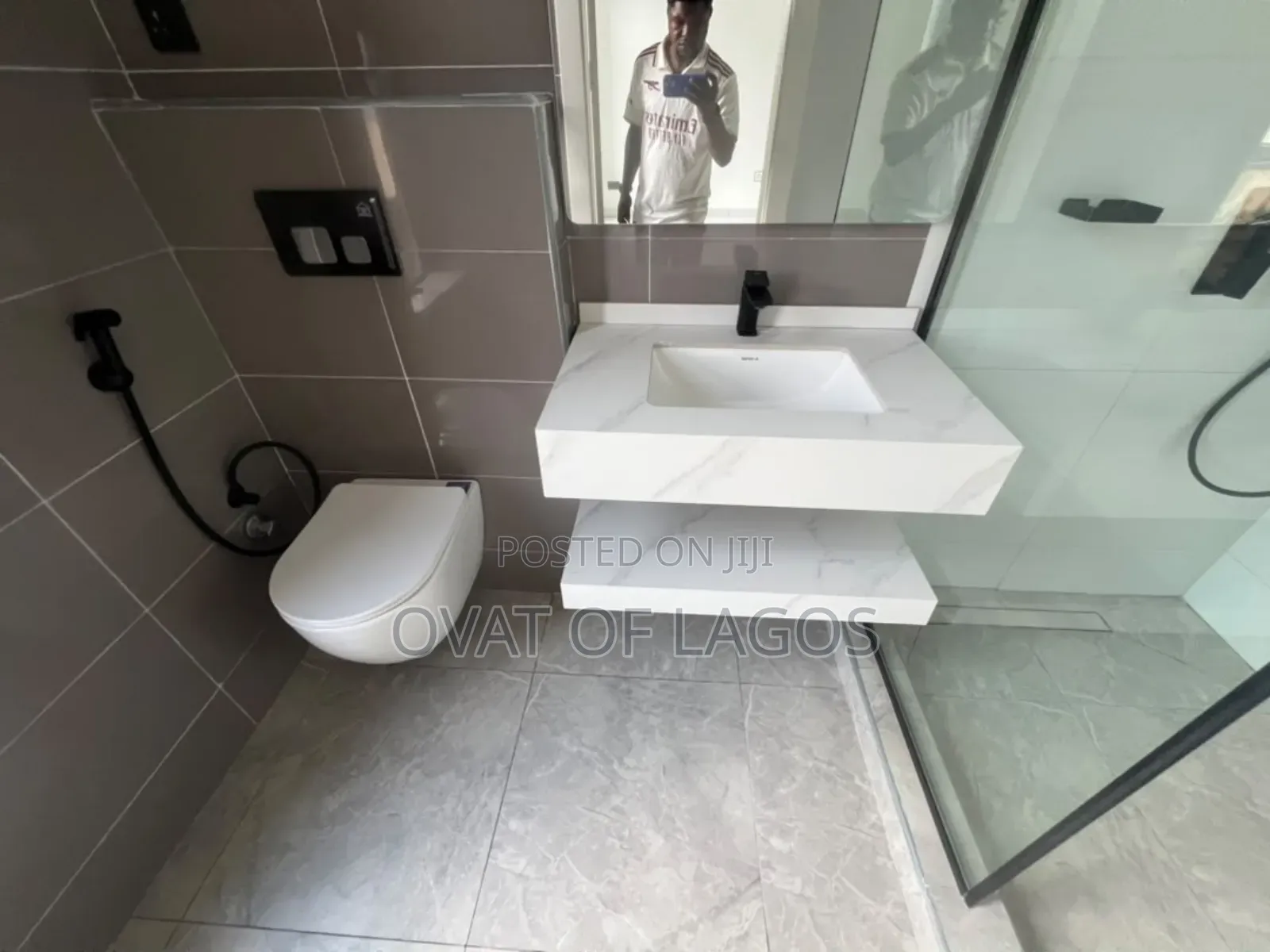 2bdrm Maisonette in Lekki Phase 1 for sale in Lekki Phase 1