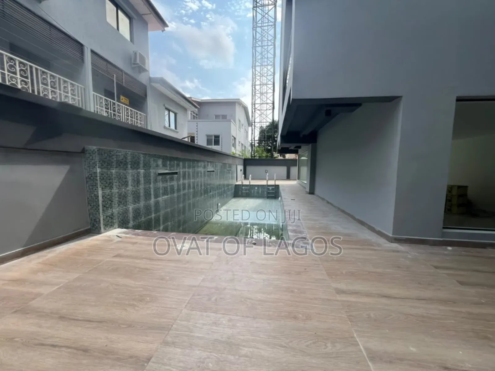 2bdrm Maisonette in Lekki Phase 1 for sale in Lekki Phase 1