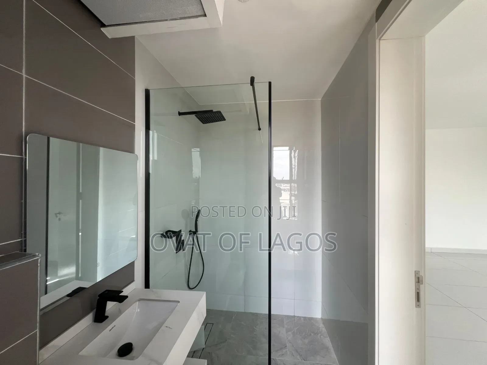 4bdrm Duplex in Lekki Phase 1 for sale in Lekki Phase 1
