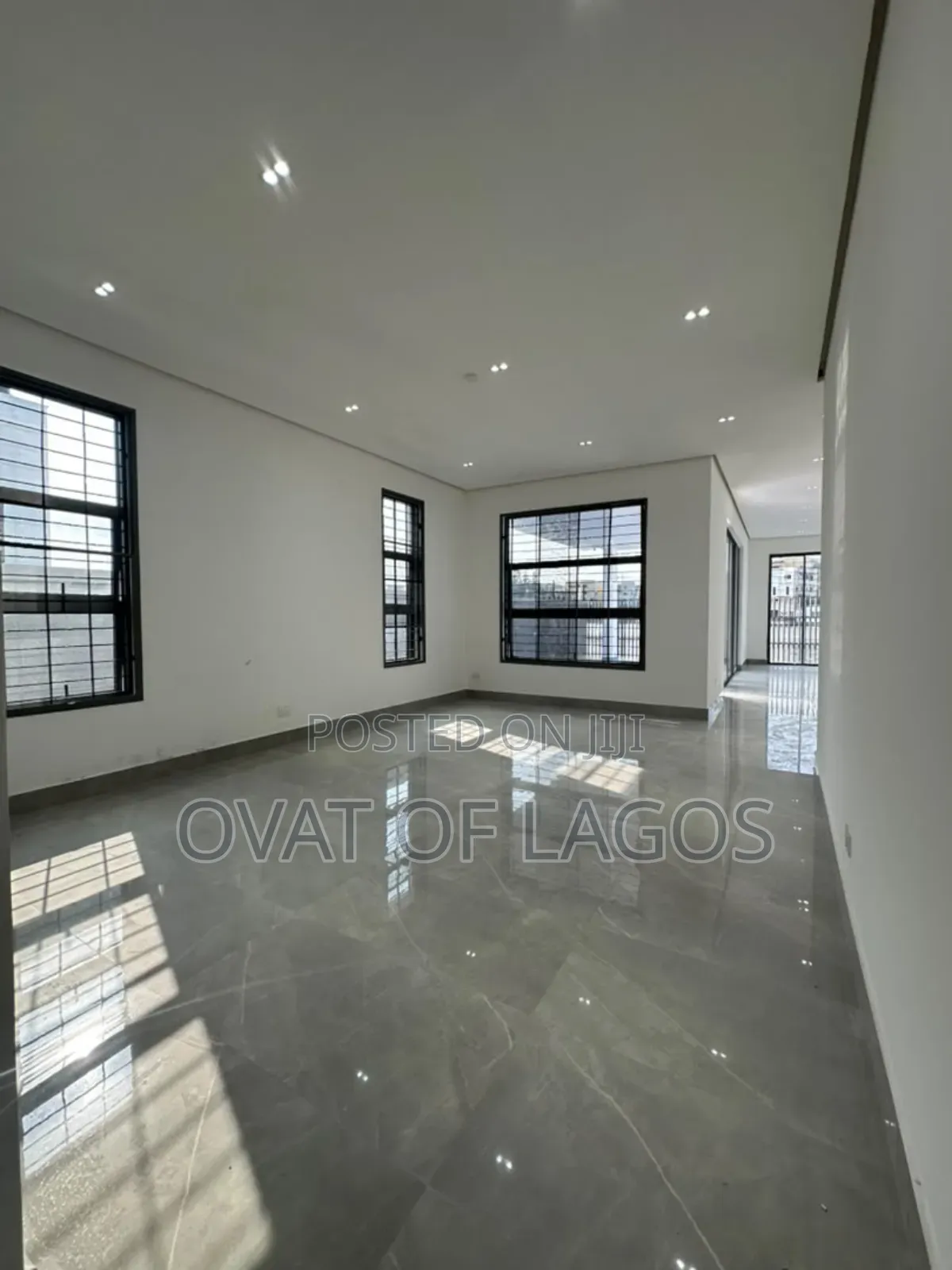 5bdrm House in Banana Island for sale in Banana Island