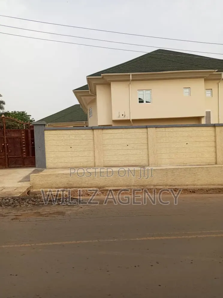 Furnished 4bdrm Duplex in Enugu for sale in Enugu