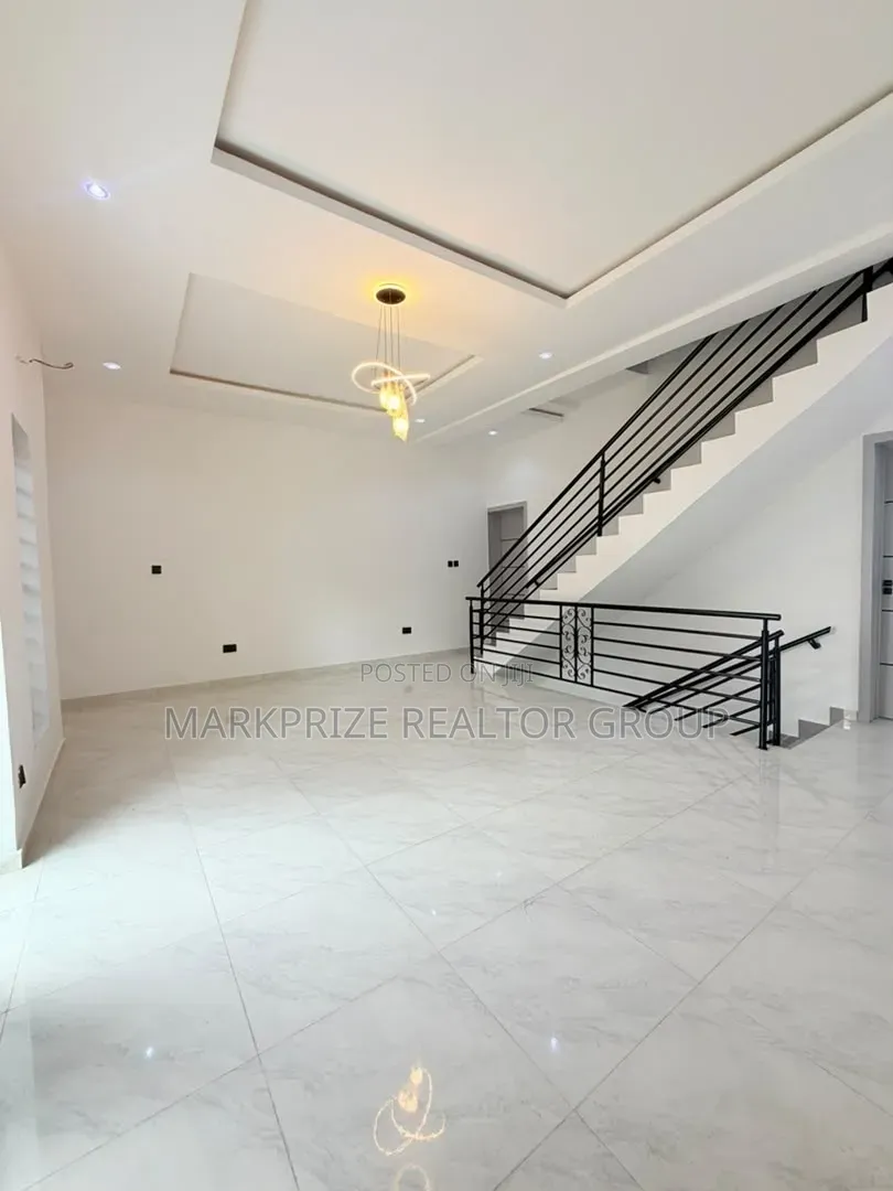 4bdrm Duplex in Ogudu Gra Lagos for sale in Ogudu GRA