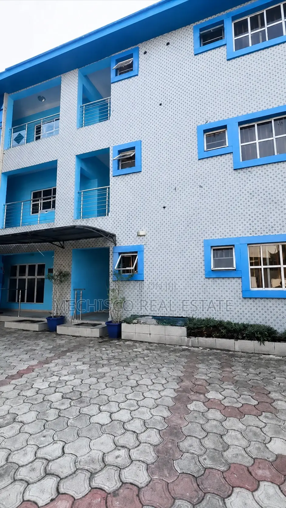 30 Rooms Hotel for Sale at Rumuodara, Port Harcourt in Rumuodara