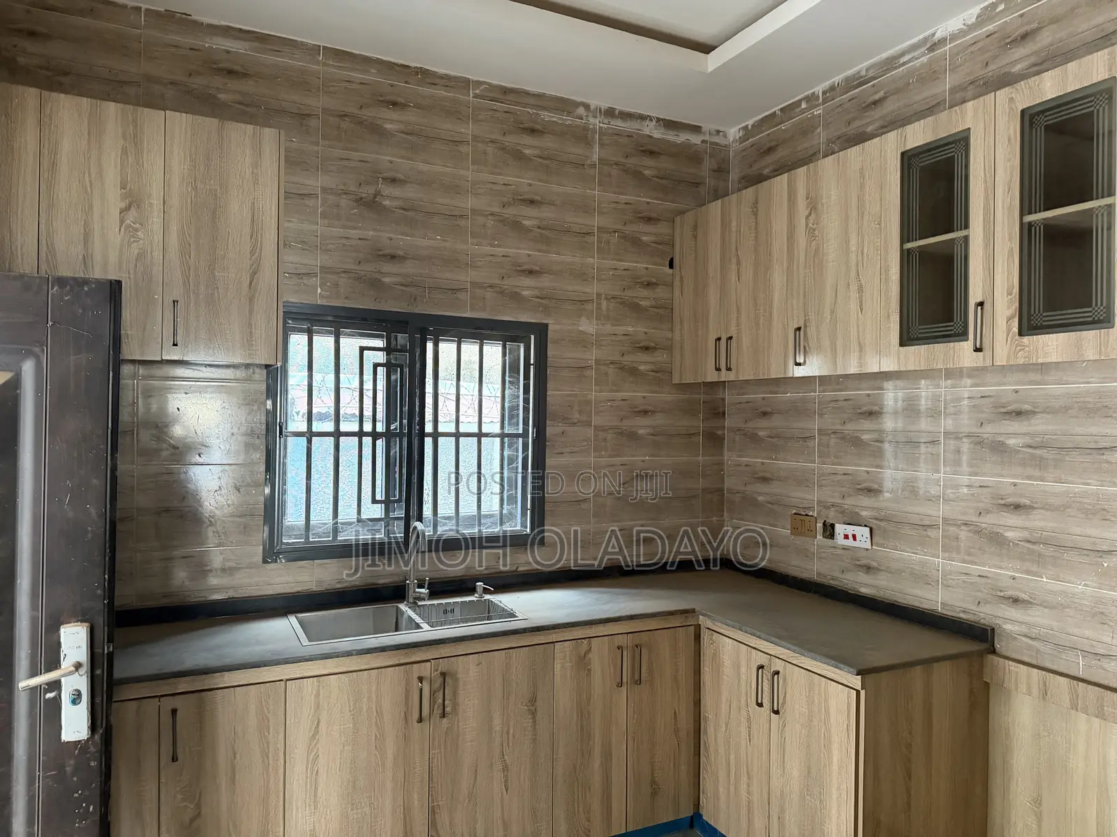 Furnished 4bdrm Duplex in Durumi for sale in Durumi