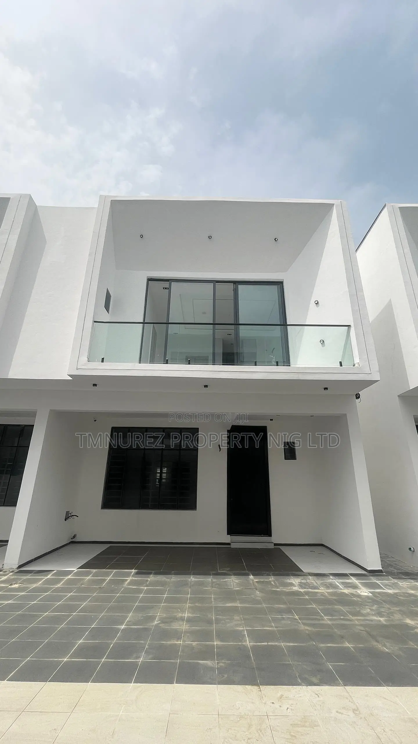 4bdrm Duplex in Ikota for sale in Ikota